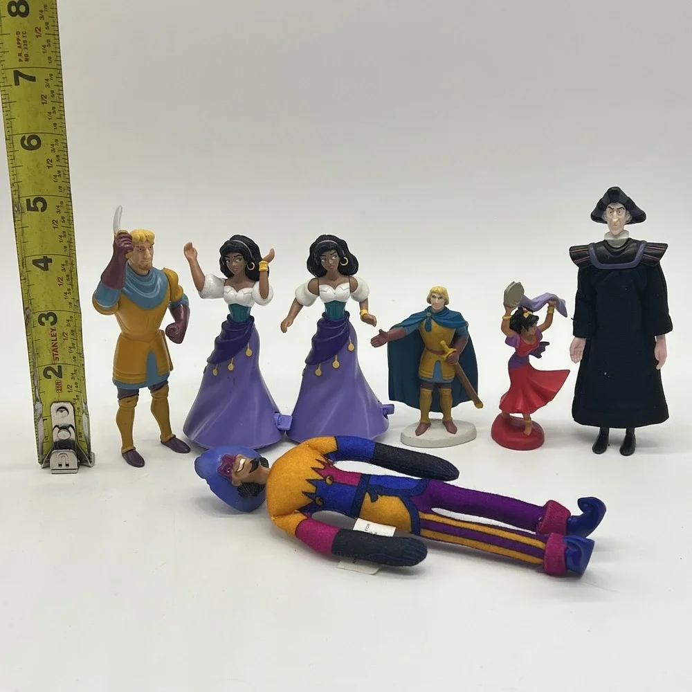 Disney Hunchback of Notre Dame Toy Lot Of‎ 7 Figures Cake Toopers